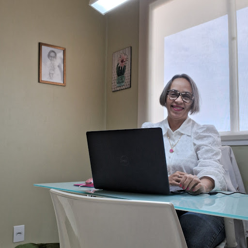 Nutricionista Desportiva Dra. Aline Carla Araujo