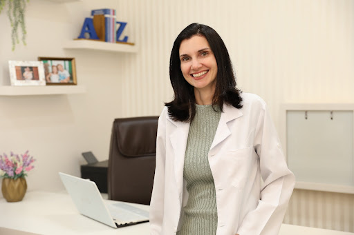 Adriana Nardelli Siebert - Nutricionista em Rio do Sul: Nutrição e Câncer ; Saúde da mulher e Cirurgia bariátrica