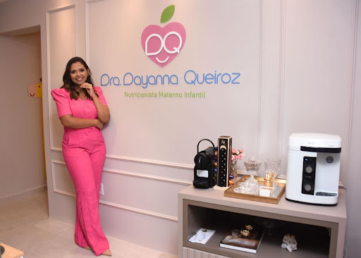 Dayanna Queiroz - Nutricionista especialista em Materno Infantil - Oceania