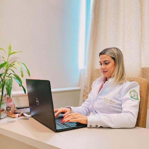 Letícia Mazza - Nutricionista Clínica Esportiva