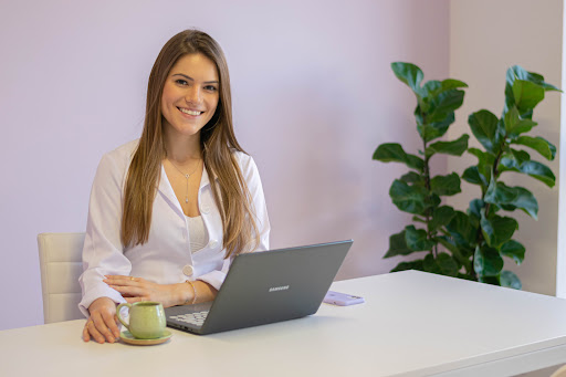 Nutricionista Letícia de Oliveira